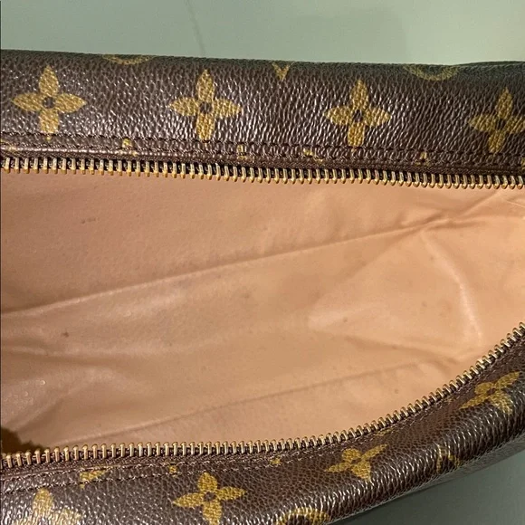 Authentic Louis Vuitton Monogram Compeigne Bag - Picture 7 of 12